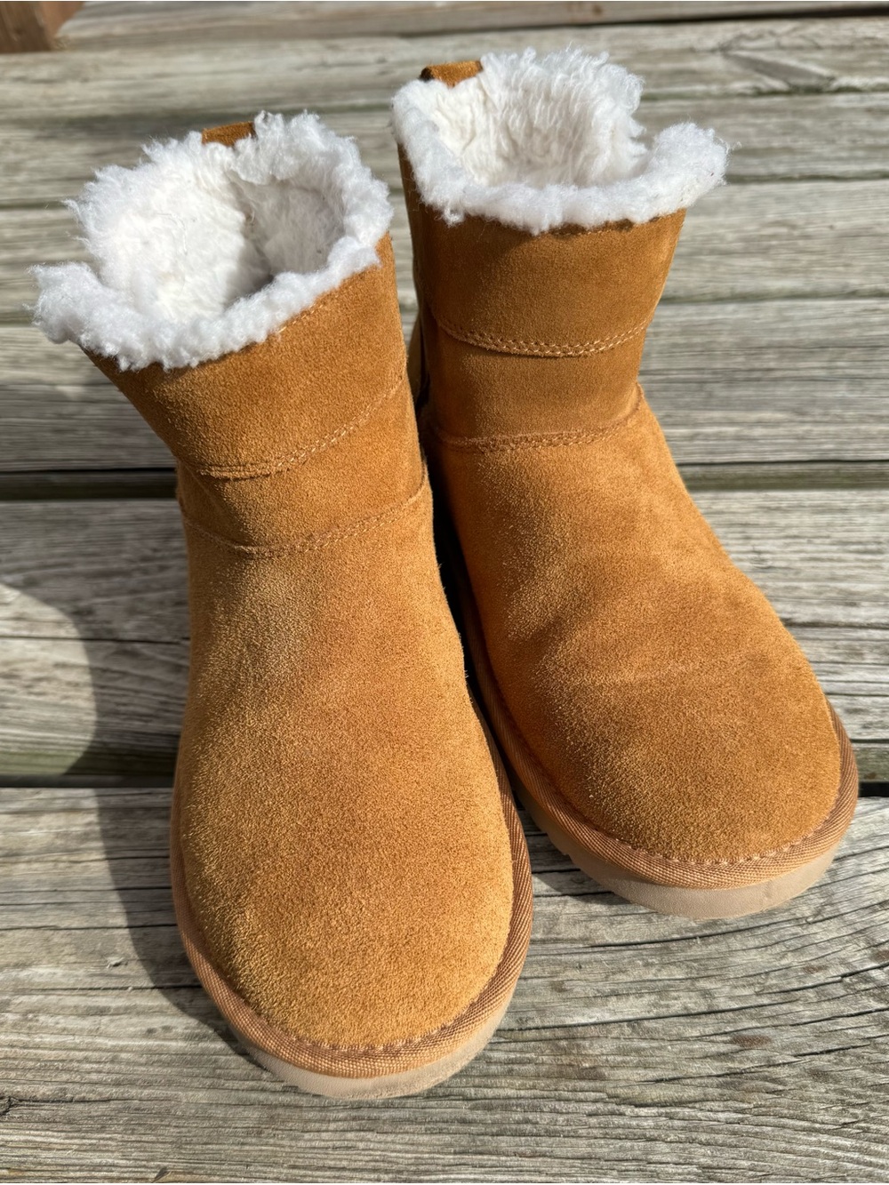 Kookaburra women’s plush sheeting boots with zipper